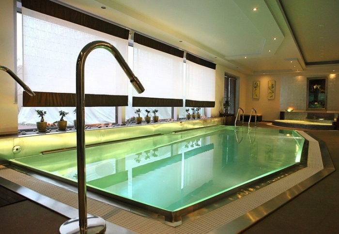 Wanna z hydromasażem / Jacuzzi